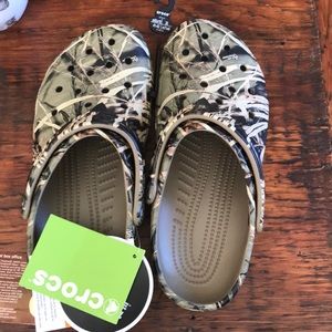 Camp crocs never worn !